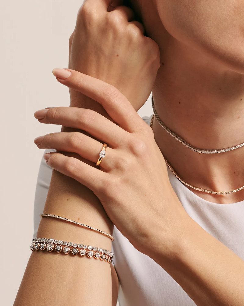 WOMEN’S COLLECTION