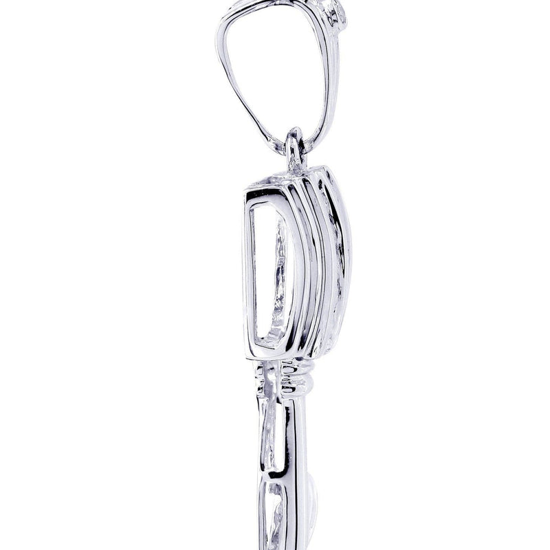 Diamond Key Pendant | 0.15 Carats | 2.74 Grams