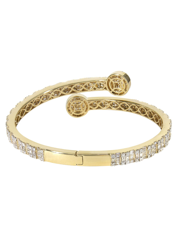 14K Yellow Gold Circle Baguette Diamond Bangle