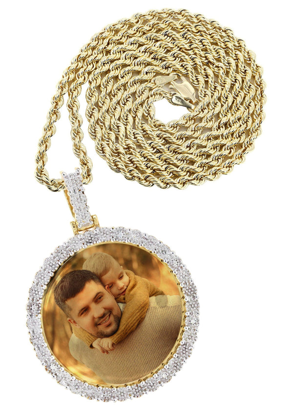 10K Yellow Gold Diamond Round Picture Pendant Necklace | Appx. 19 Grams